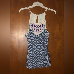 Maurices halter style tank size M